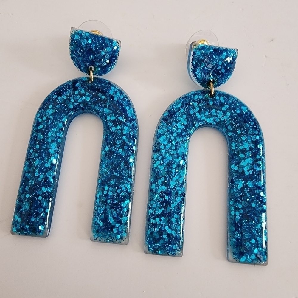 NWT Blue Glittered Resin Arch Dangle Earrings